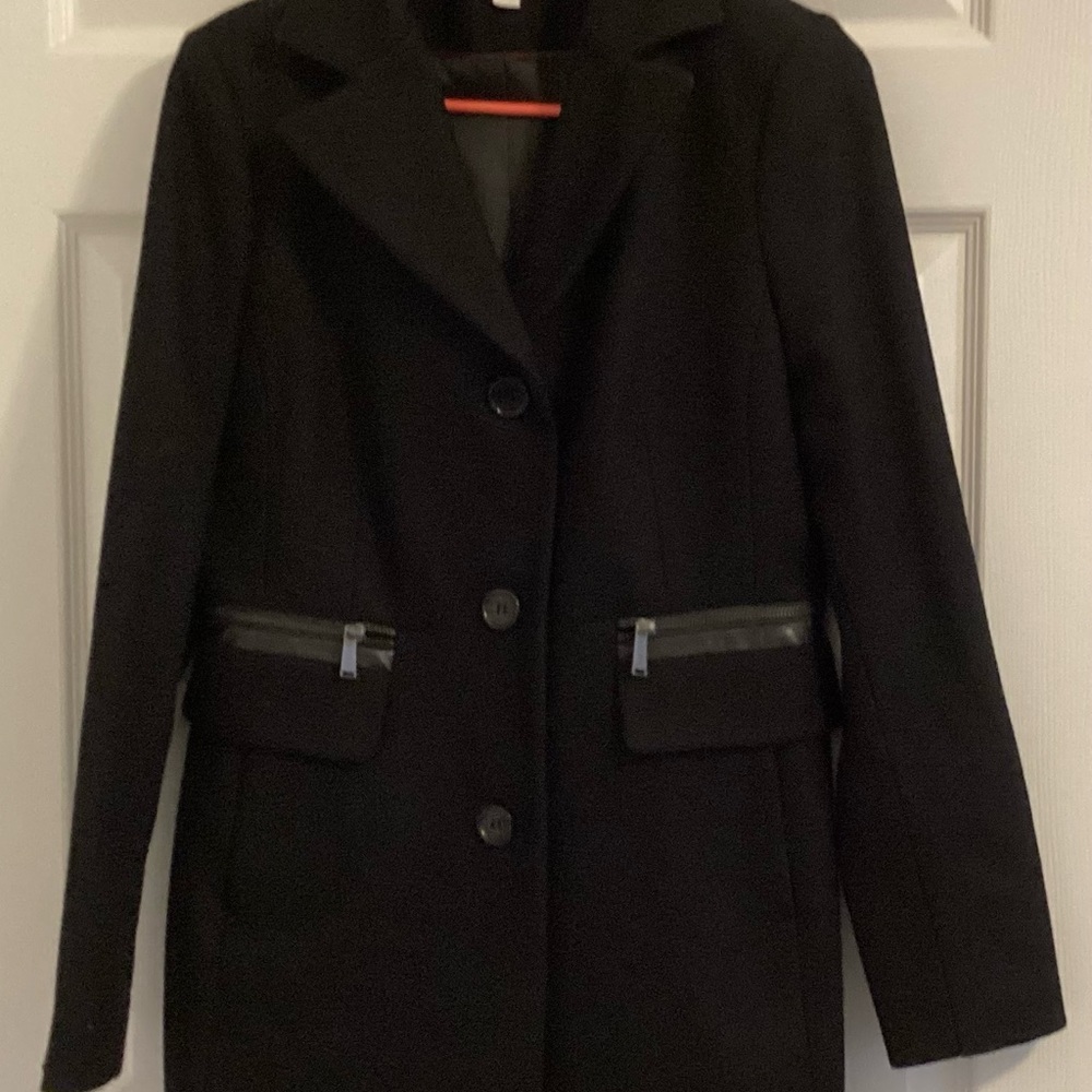 DKNY WOOL COAT. Gently worn